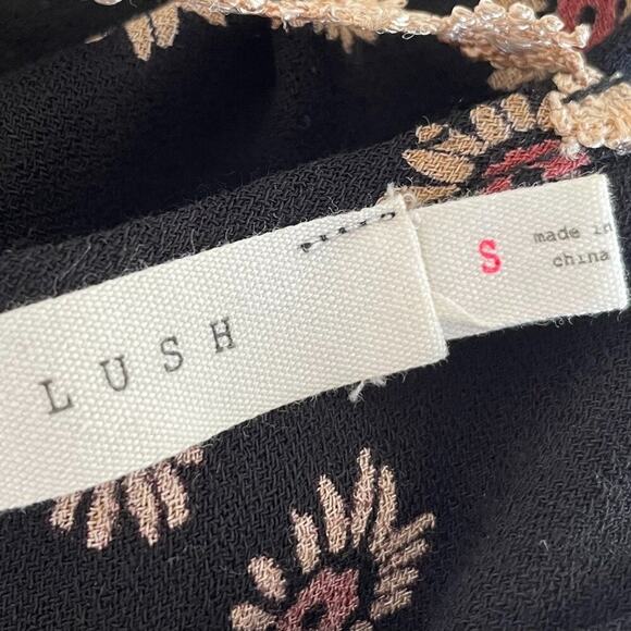 Lush Black, Pink, Floral Feminine Daisy Boho Camisole Spaghetti Strap Top, S - Picture 7 of 11